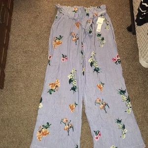 New with tags light weight pomplin pants